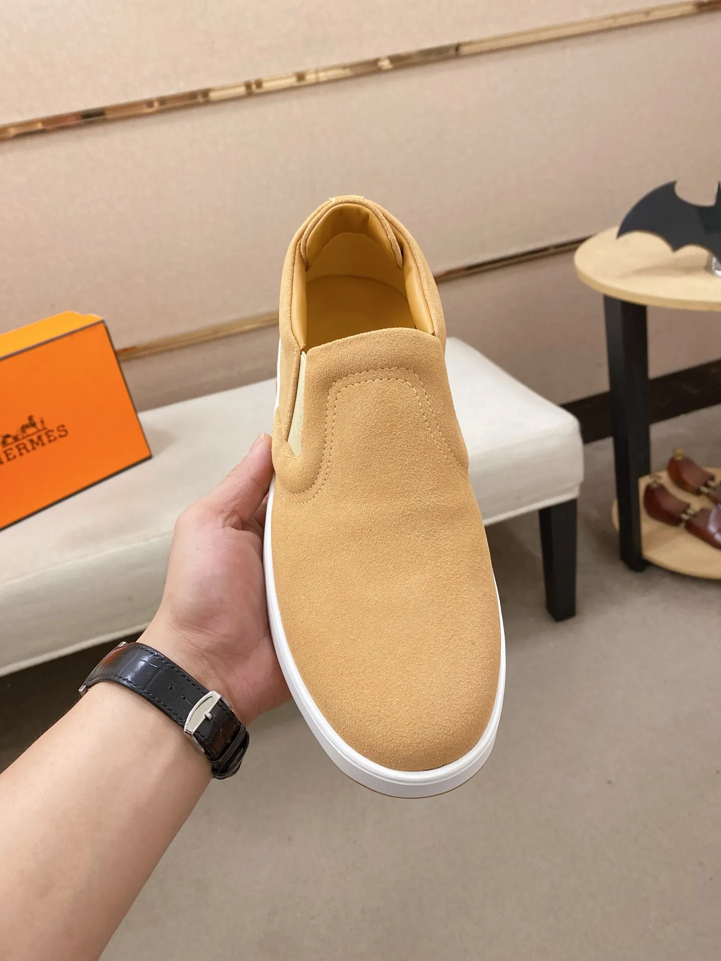 Men's clothing and shoes💰: 442💰《HERMES》【Classic original single version】Hermès; top 🔝purchase agent🔍🔍men's latest 🇺🇸 counter sales simultaneously, imported from Italy original ▲▲cowhide ▲▲ (high-end, nobility, class) ) Exquisite workmanship (Italian 🇮🇹 imported water-dyed 🐂 cowhide lining) sole: original sole provided by the original factory, ⚠️exclusive double-layer activity·TPR·rubber·combined molded outsole; super comfortable·wear-resistant·non-slip·environmental protection The real thing is more beautiful if you take the real thing (high quality, follow the order). You can enter and exit the counter at will * Number of yards: 38-44 (45 can be customized and cannot be returned or exchanged)